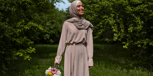 Seasonal Abaya Trends: Must-Have Styles for Current Season